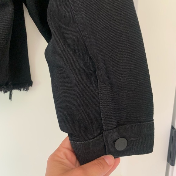 Black crop Jean jacket - Picture 5 of 5